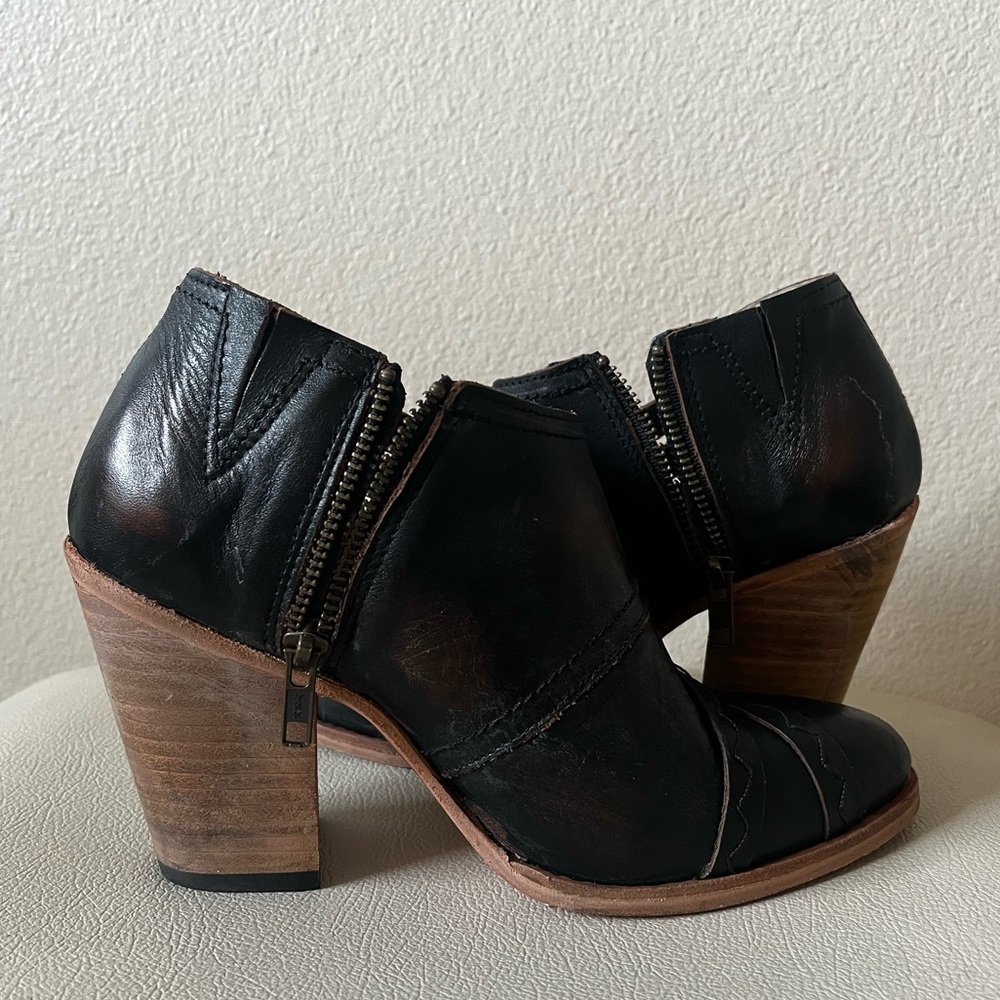 FREEBIRD By Steven Gate Distressed Black Leather Heel Ankle Booties Women’s - Picture 3 of 12